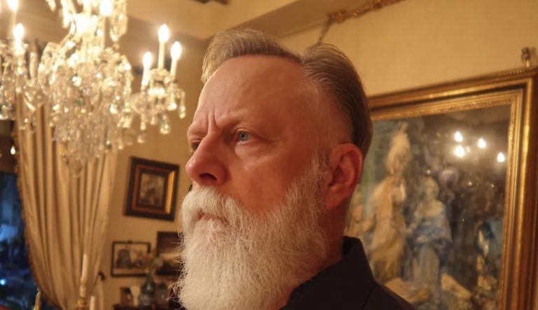 Mijn broer is 50 jaar geleden verdwenen – Gisteren zat een man met zijn ogen tegenover mij in een diner en zei: ‘Je moet de waarheid weten’