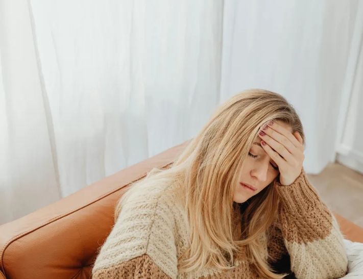 Iedereen zei dat ik dankbaar moest zijn omdat mijn dochter van haar stiefmoeder hield – Tot één vraag van mijn 10-jarige dochter mijn hart brak