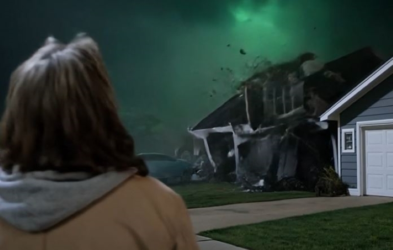 Mijn zoon wees me de deur nadat een tornado mijn huis had verwoest — toen zei mijn eerste liefde drie woorden die ik nooit had verwacht
