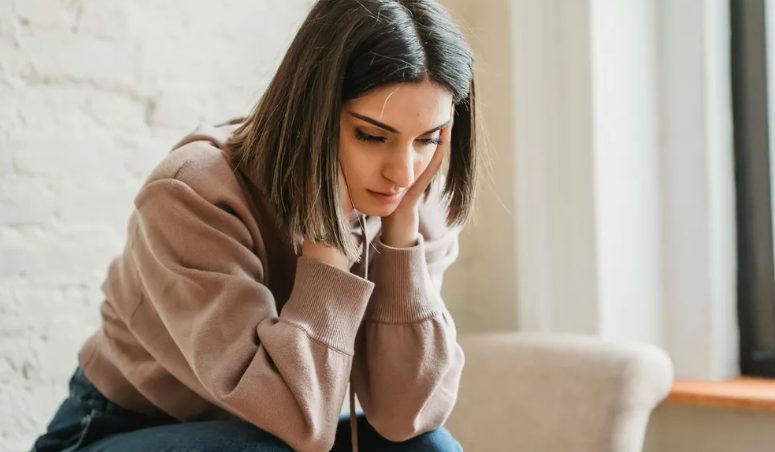 Mijn toekomstige schoonmoeder zei tegen mijn verweesde kleine broertjes dat ze ‘naar een nieuw gezin zouden worden gestuurd’ – dus besloten we haar een les te leren die ze nooit zou vergeten