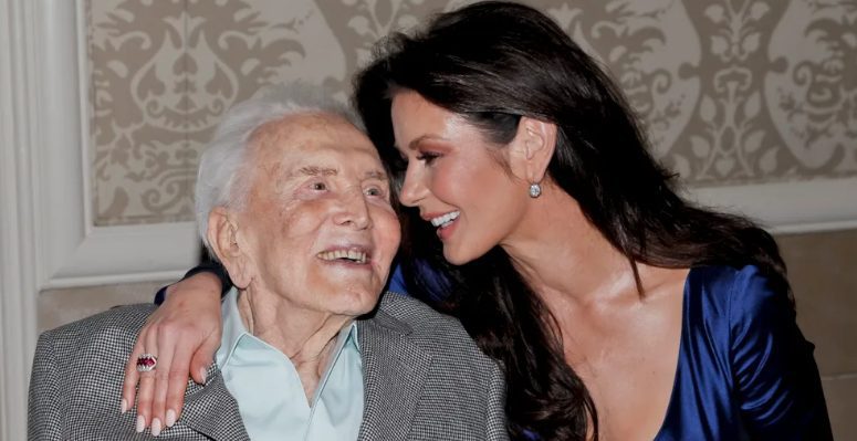 Het onverwachte geschenk aan Catherine Zeta-Jones uit het testament van Kirk Douglas onthuld – en het is gemaakt door een beroemde kunstenaar