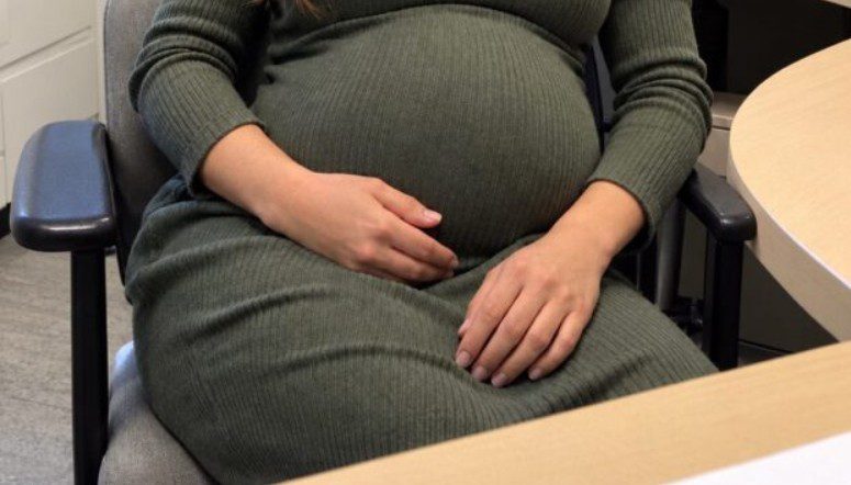 Een gynaecoloog was verbijsterd toen haar patiënte bekende: ‘Ik ben zwanger van jouw man — je moet van hem scheiden!’ Maar de volgende ochtend belde de vrouw in paniek en schreeuwde: ‘WAT HEB JE GEDAAN?!’