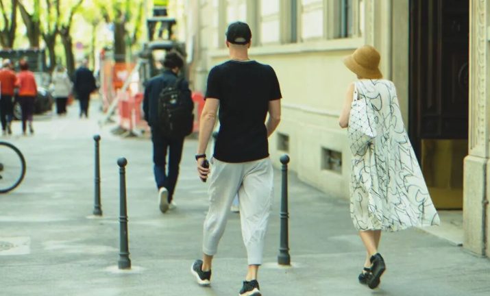 Vijf jaar na de ‘dood’ van haar dochter had Miriam geleerd om met de pijn en het verlies te leven. Ze had gerouwd om Pamela en haar man, afscheid genomen van de twee mensen van wie ze het meest hield en geloofde dat niets het verleden nog kon veranderen. Tot de dag waarop ze op vakantie naar de Bahama’s ging.